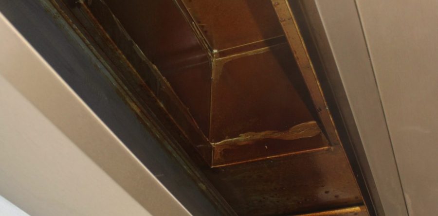 Fettbrandgefahr – so sichern Sie Ihre gewerbliche Küche nach VDI 2052 ab